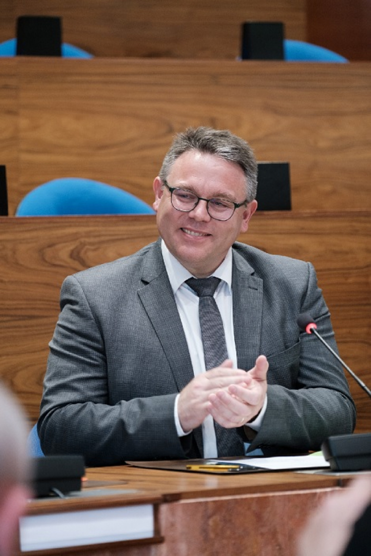 Jura : Gérôme Fassenet élu à la tête du département. Il succède à C. Pernot