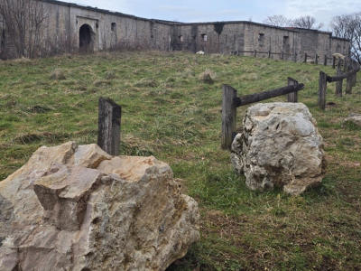 Besan&ccedil;on : les habitants de Chaudanne en col&egrave;re. L&rsquo;installation de blocs de pierre ne passe pas